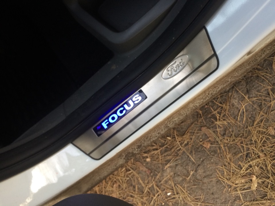Ставим пороги. — Ford Focus II Sedan, 1,6 л, 2010 года | тюнинг | DRIVE2