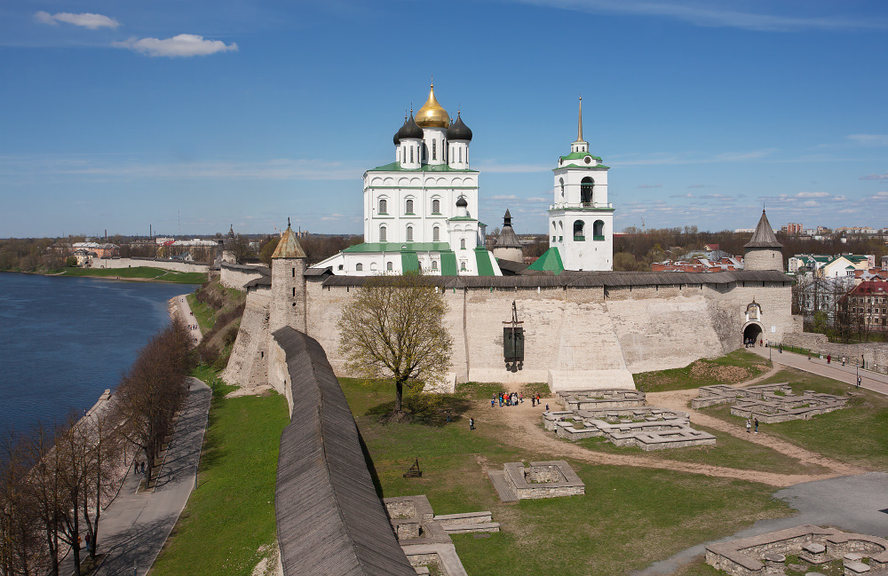 Псков Кремль и Троицкий собор фото