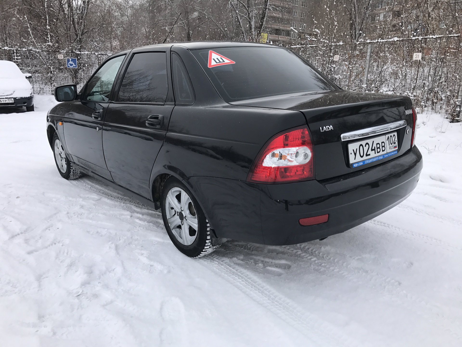 Девушки в жару на улицах Девушки в жару на улицах