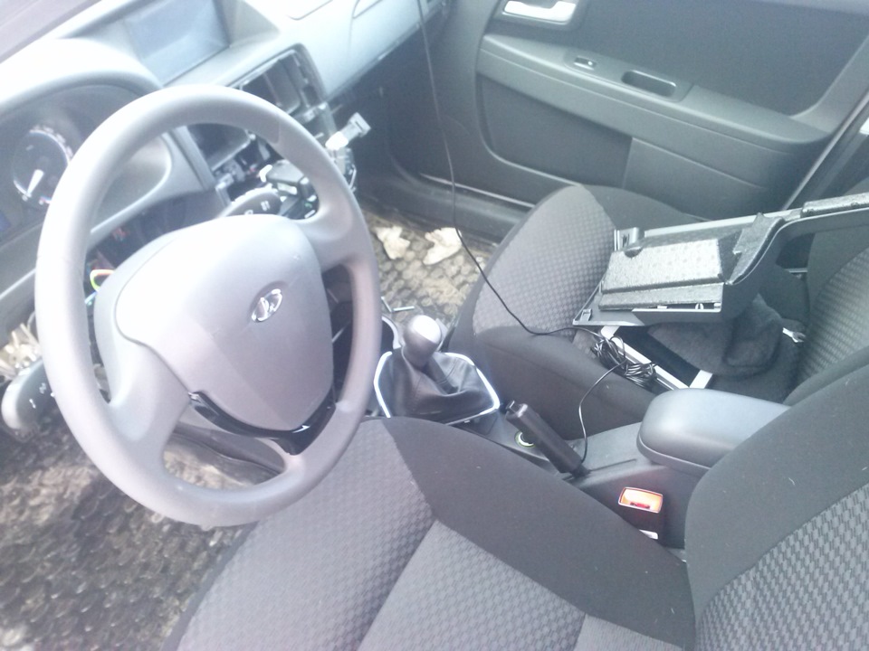 Подключение Сабвуфера или как я разобрал пол салона! — Lada Приора ...