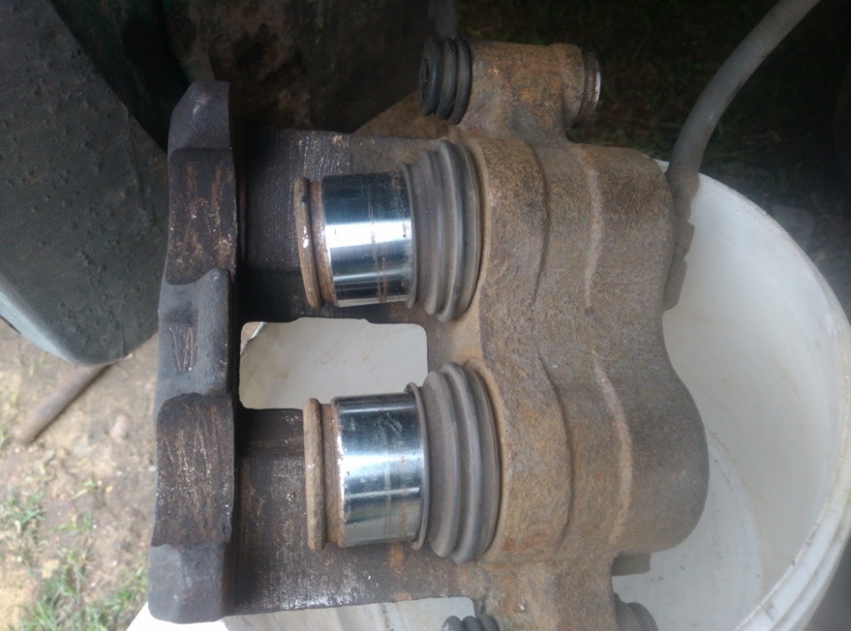 Как перебрать суппорт. Суппорт задний т4. Как перебрать суппорт. 5 2004. Как перебрать суппорт.