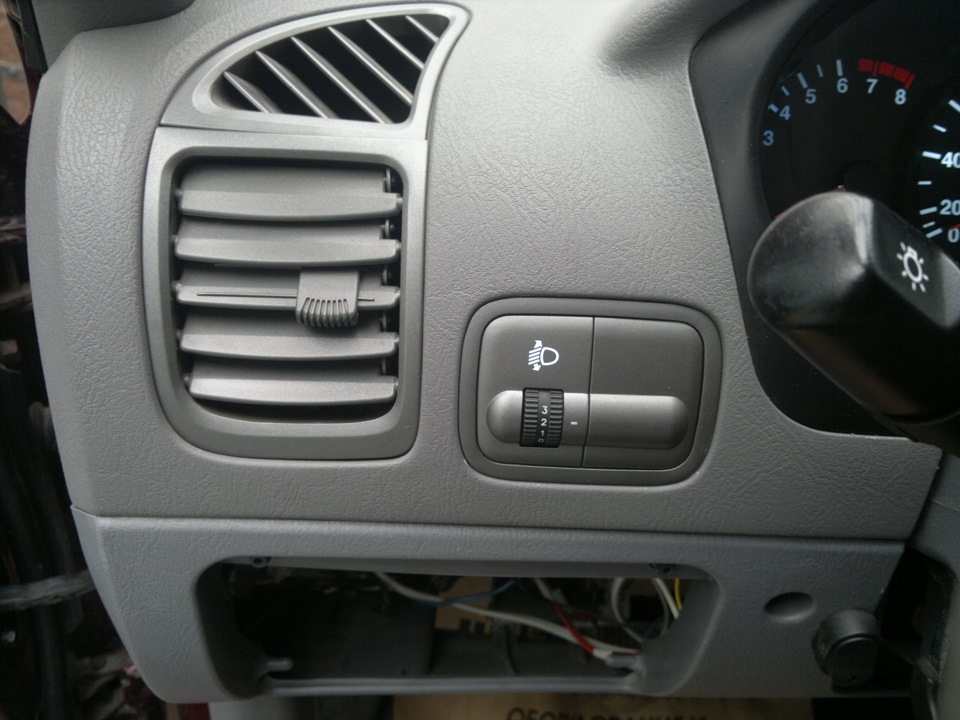 Решил поменять свет в корректоре света на акценте. — Hyundai Accent (2G ...