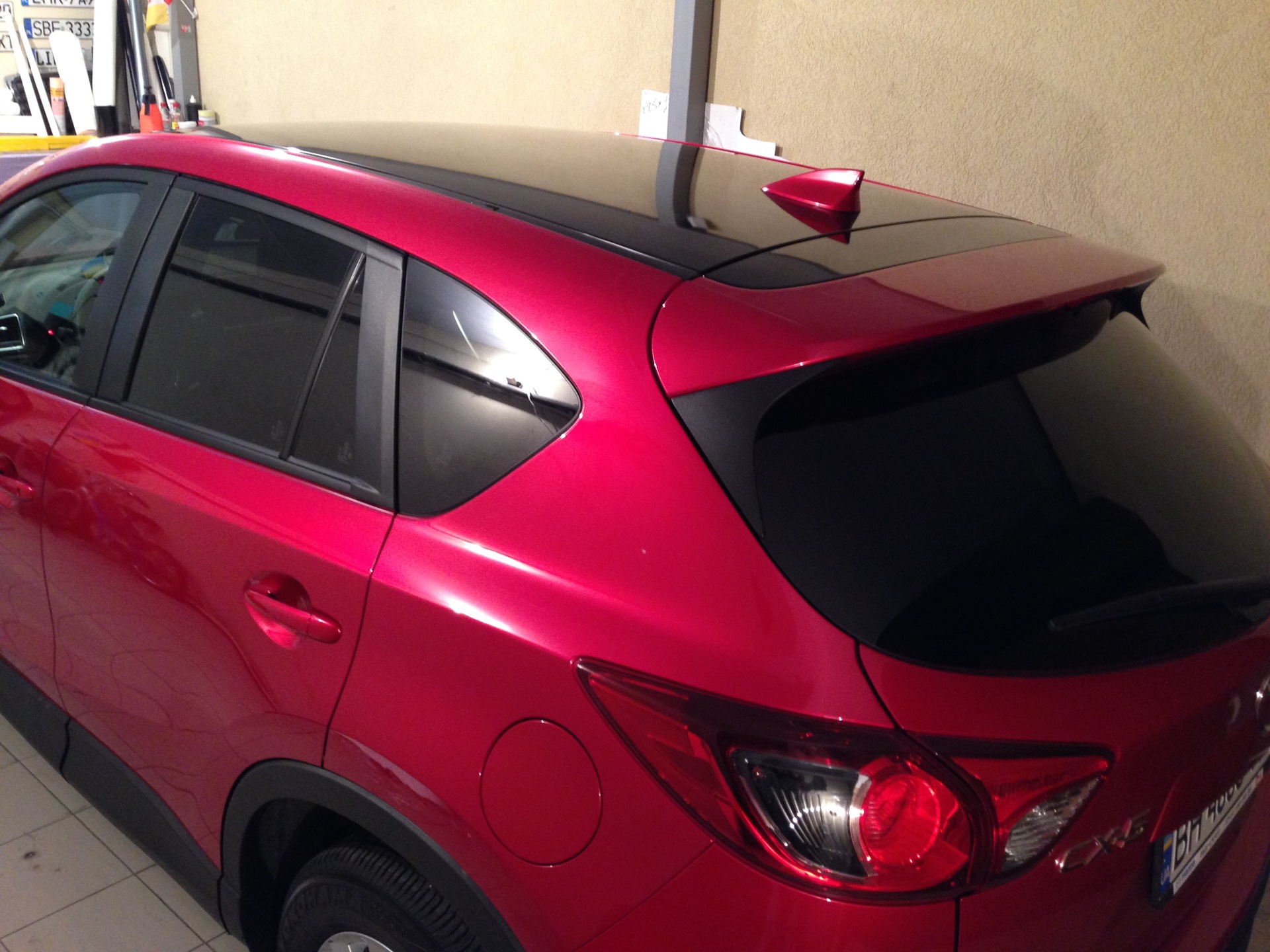 Мазда сх5 крыша. Mazda CX 5 С черной крышей. Mazda cx5 красная с черной крышей. Тонированная красная Mazda CX-5. Мазда СХ-5 С панорамной крышей.