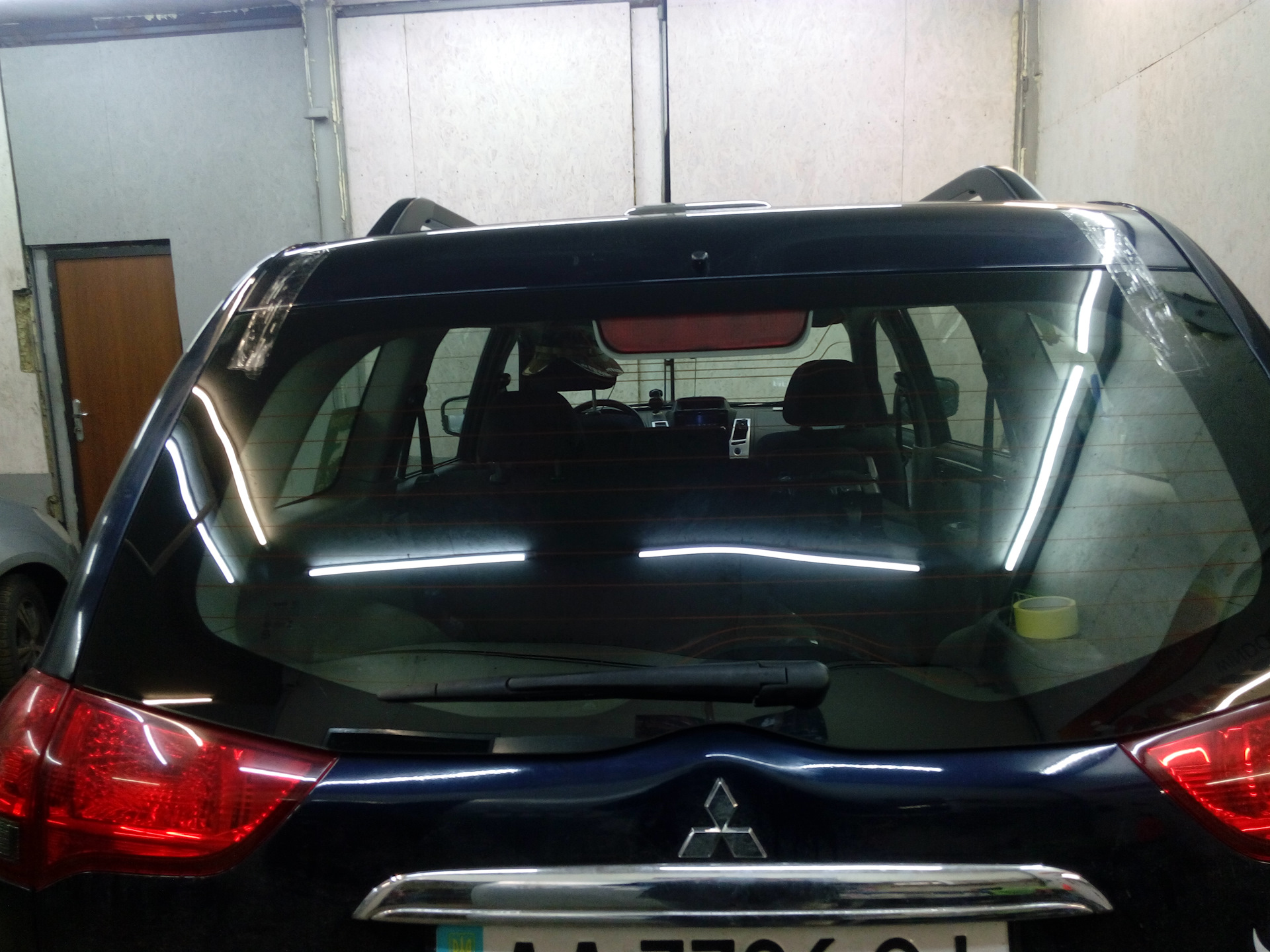 заднее стекло паджеро спорт 3. заднее стекло паджеро спорт 2. заднее боковое стекло  паджеро спорт 2. заднее стекло паджеро спорт 2. забрызгивает под зеркалом боковые стекла паджеро 4 2008 года.