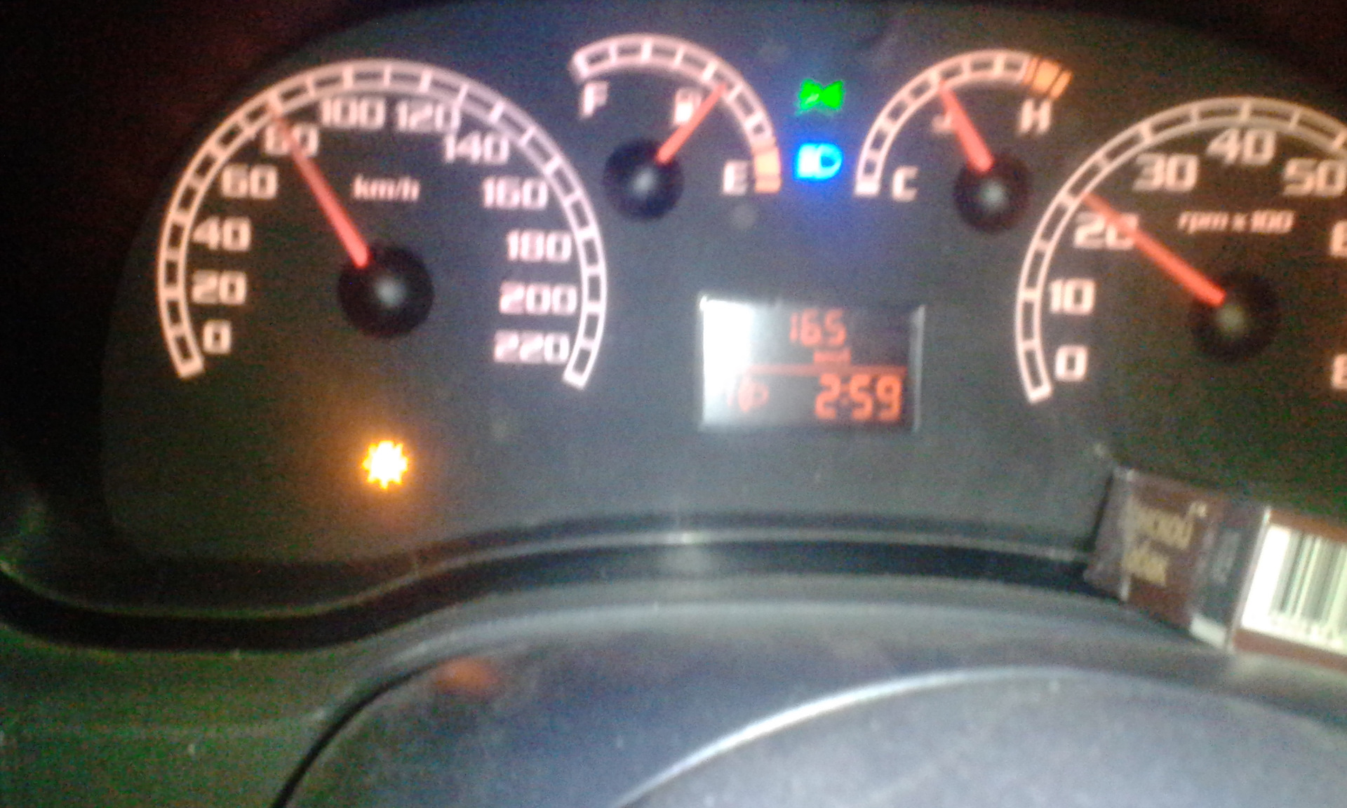 Фиат альбеа перегоревшая лампа на бортовом компьютере. Расход топлива альбеа. Как выглядит шкала бензина у фиата x 500 2015 года. Расход топлива альбеа. Максимальная скорость фиат альбеа 1.