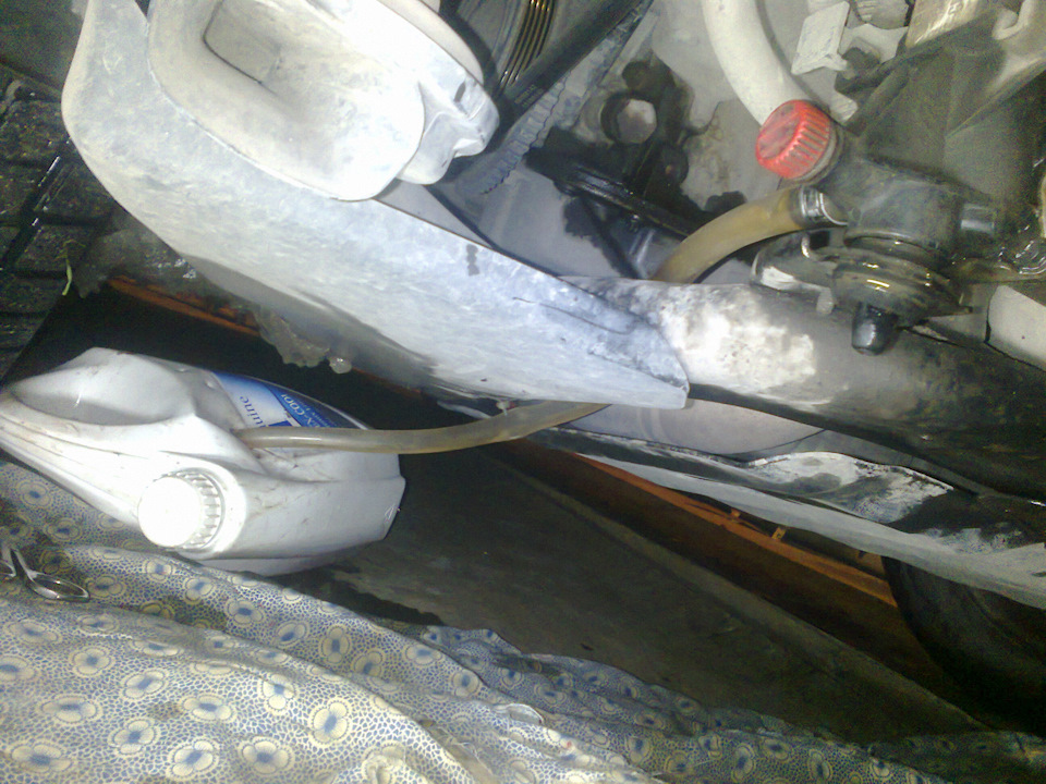 Сливаю антифриз — Opel Astra G