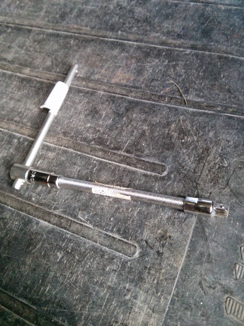 Подтяжка троса ручника — Lada Калина седан, 1,6 л, 2010 года | своими ...