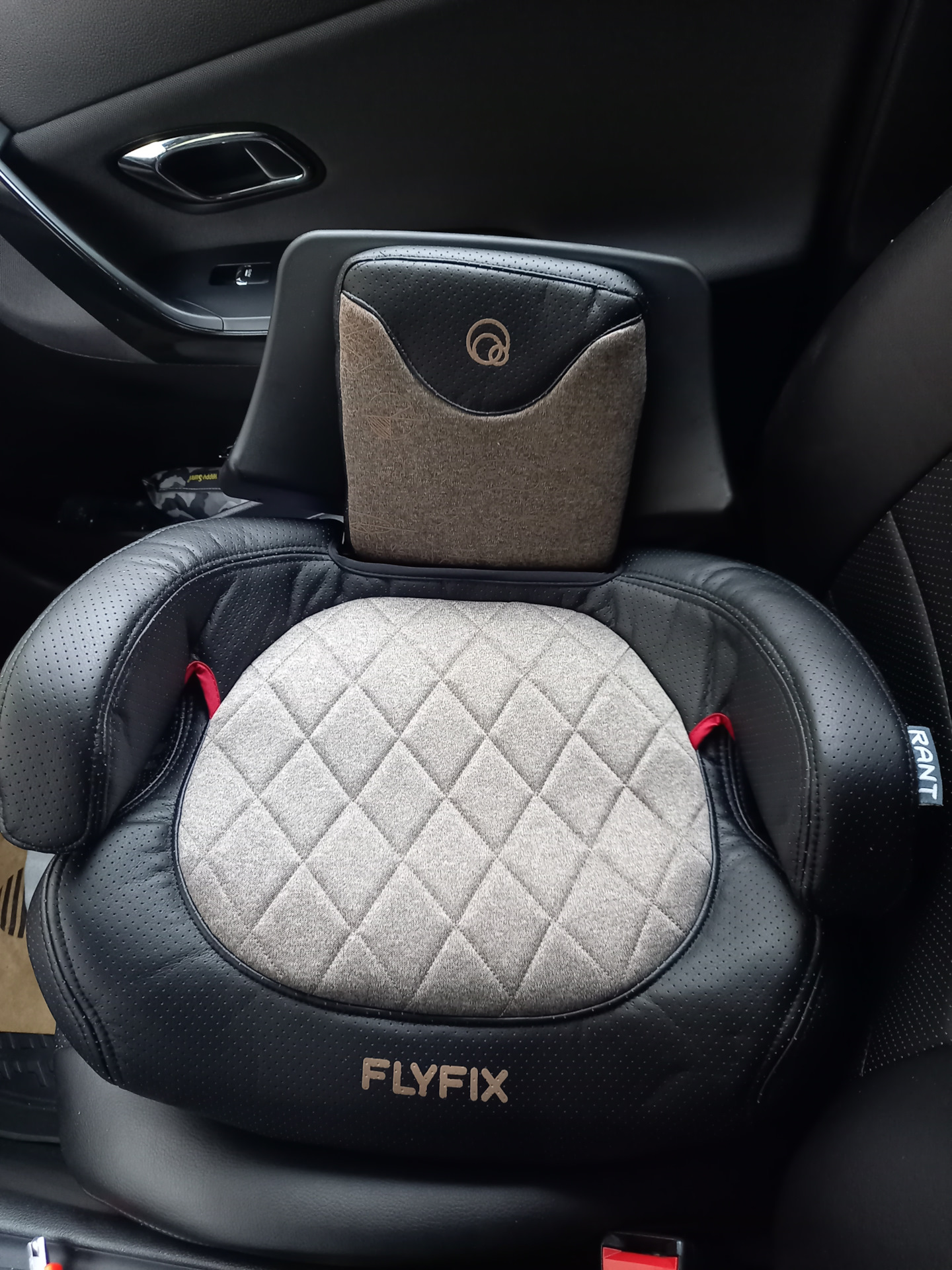 №85:Автокресло(Бустер) Flyfix Genius Line-Isofix — KIA Ceed SW (2G), 1,6 л,  2015 года | аксессуары | DRIVE2