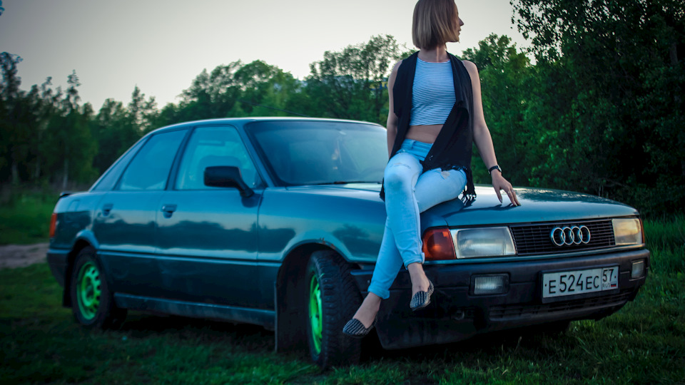 Поменяли тормозные колодки — Audi 80 (B3), 1,8 л, 1989 года | своими ...