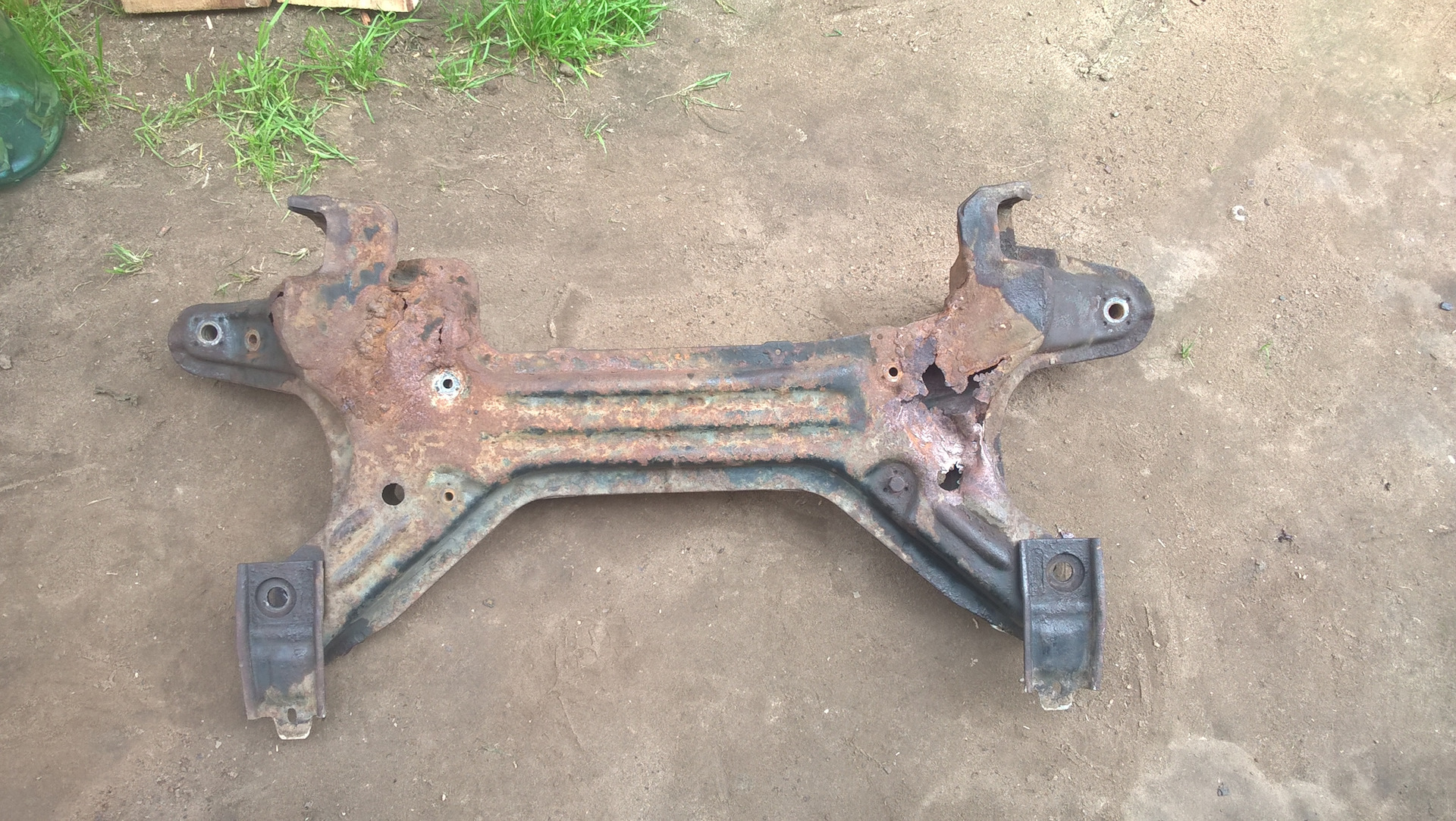 Подрамник фокус 2 передний. Подрамник передний форд фокус 3. Подрамник vw golf 2. Подрамник рено логан 1. Подрамник ford focus 2.