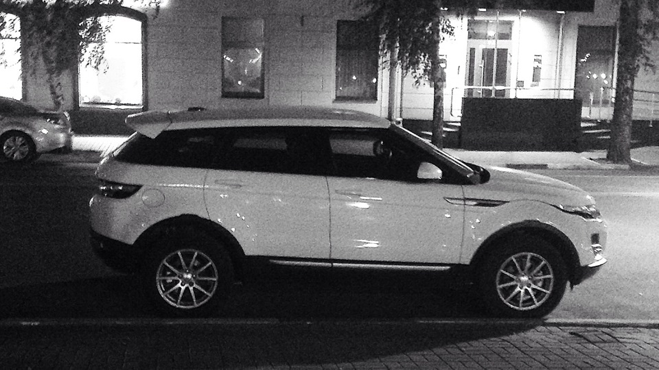 land rover range rover evoque pervaya