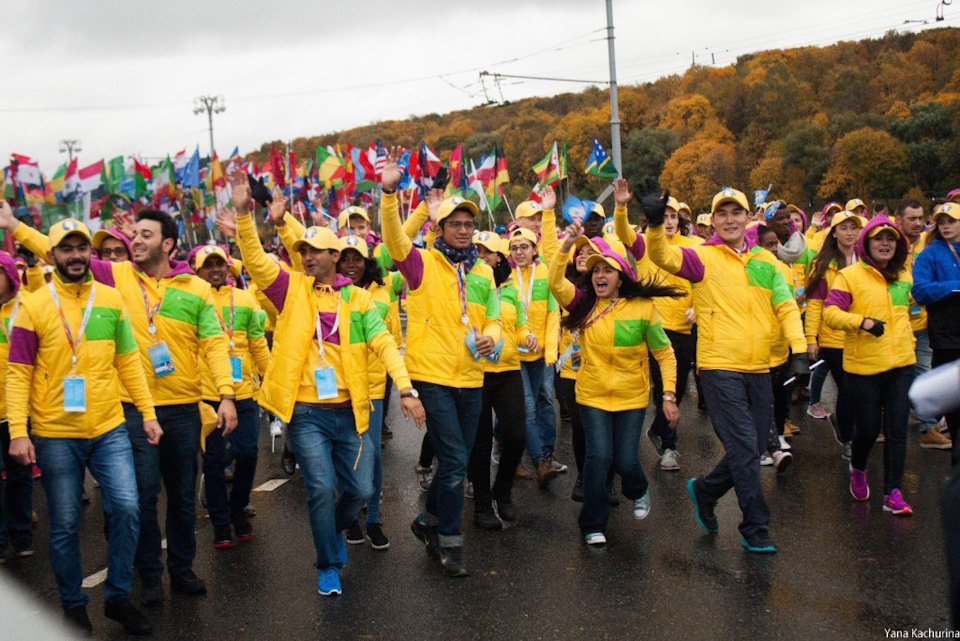 День молодежи где проходит в москве. Всемирный фестиваль молодёжи и студентов 2017. Молодежный фестиваль «продвижение». Фестиваль молодежи в Москве картинки.