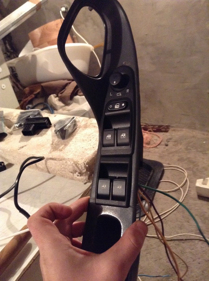 ЗАМЕНА кнопок стеклоподъёмников и подключение электрозеркал с ...