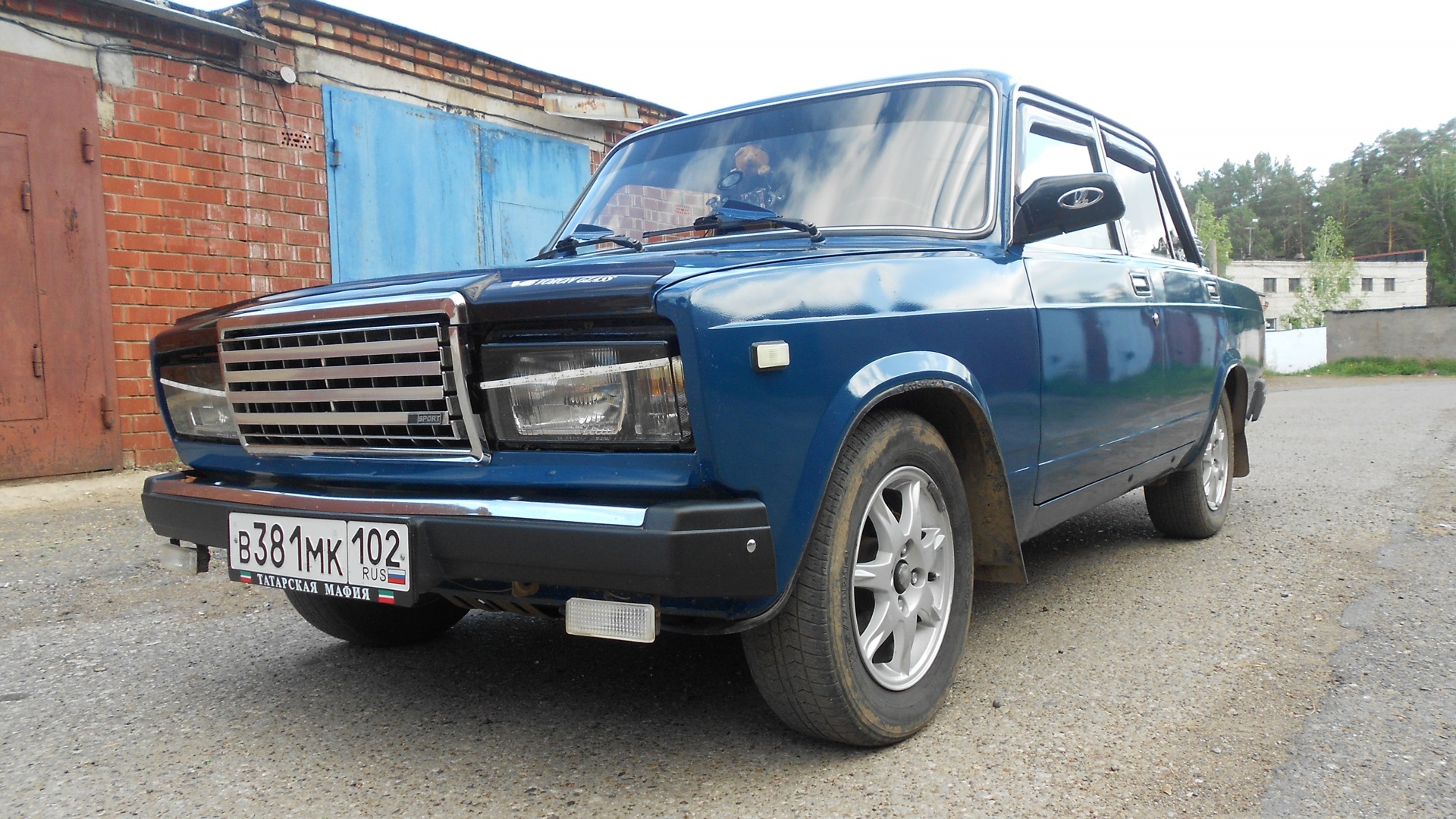 Обычный 7. Lada 2107 Балтика. ВАЗ 2107 Балтика 7. ВАЗ 2107 Балтика тонированная. ВАЗ 2107 Балтика антихром.