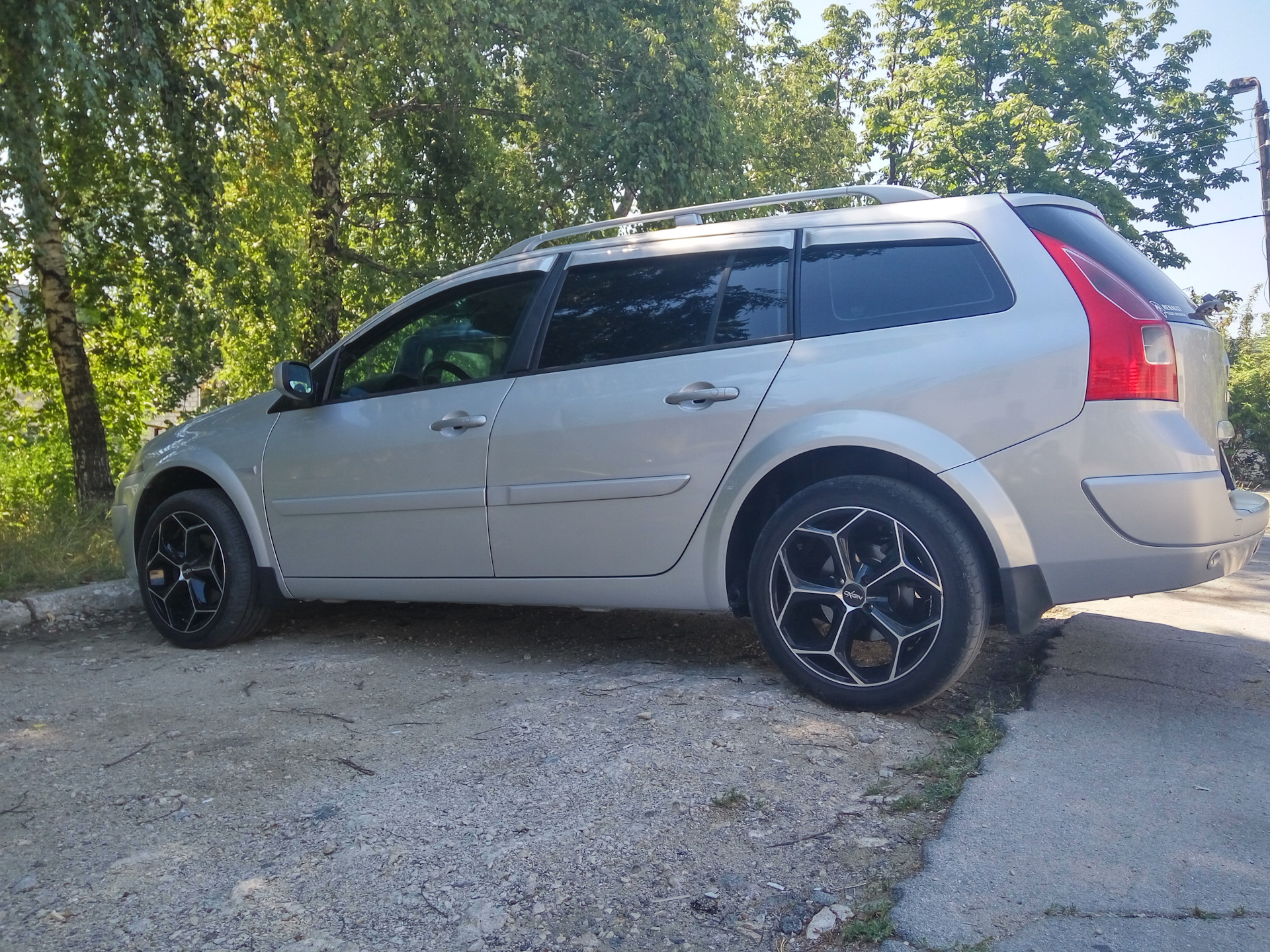 Оригинальные брызговики на меган 2 — Renault Megane II, 1,5 л, 2009 ...