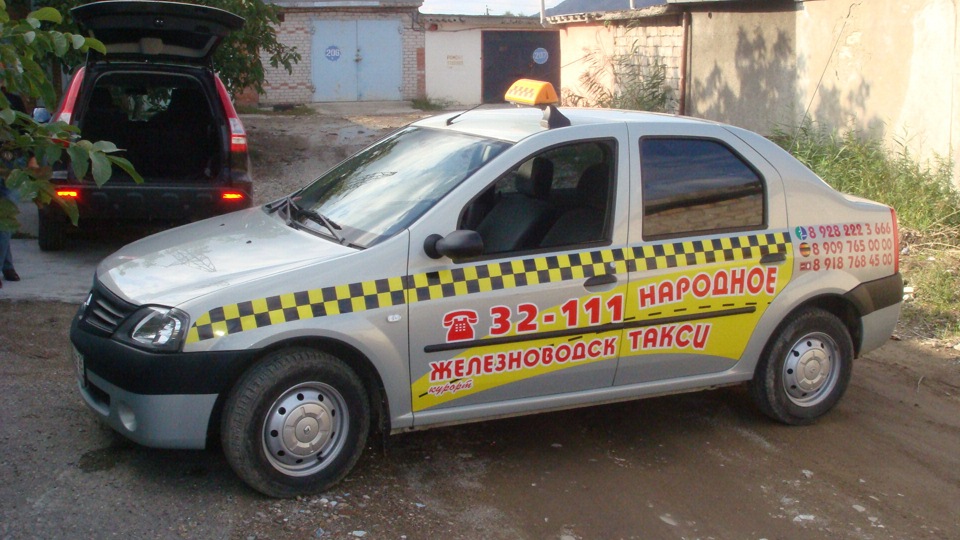 Такси renault. Renault Logan Taxi. Renault Logan такси Сатурн. Рено Логан такси 306 306. Шуя такси Рено Логан такси.