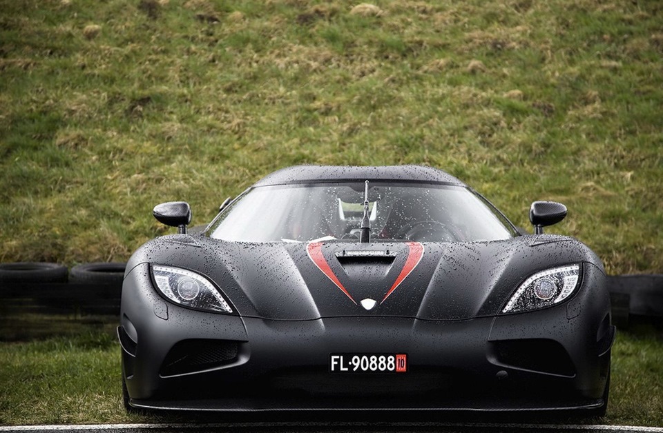 Шведский суперкар Koenigsegg Agera