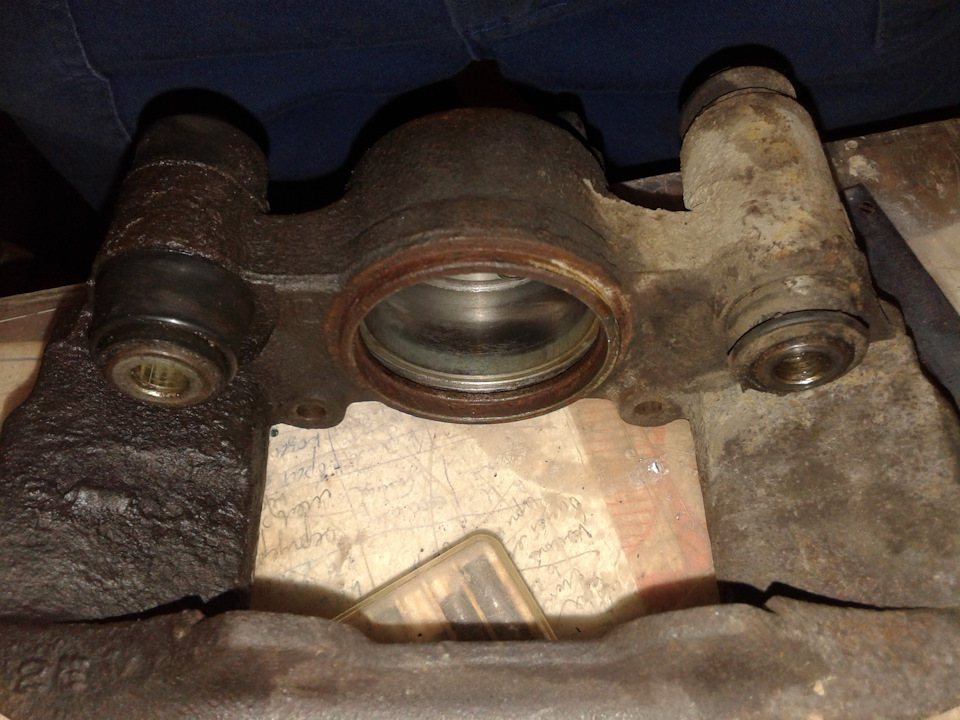 Замена поршня суппорта Киа Рио 1 — DRIVE2