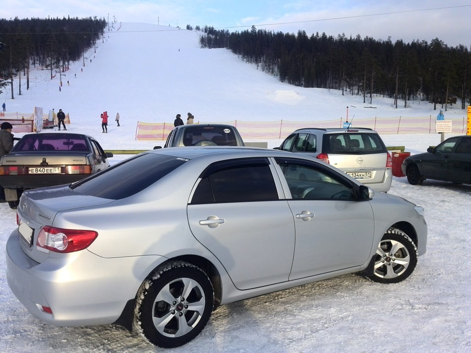 Дром братск. Тойота Королла серебристая. Тойота Королла 170 Снежка зимой. Corolla 140 серебристая красиво.