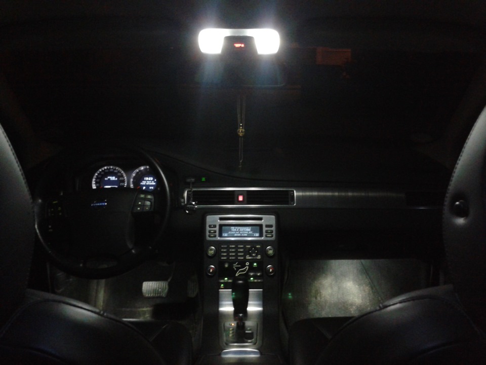 LED подсветка — Volvo V70 III, 2,4 л, 2009 года | стайлинг | DRIVE2