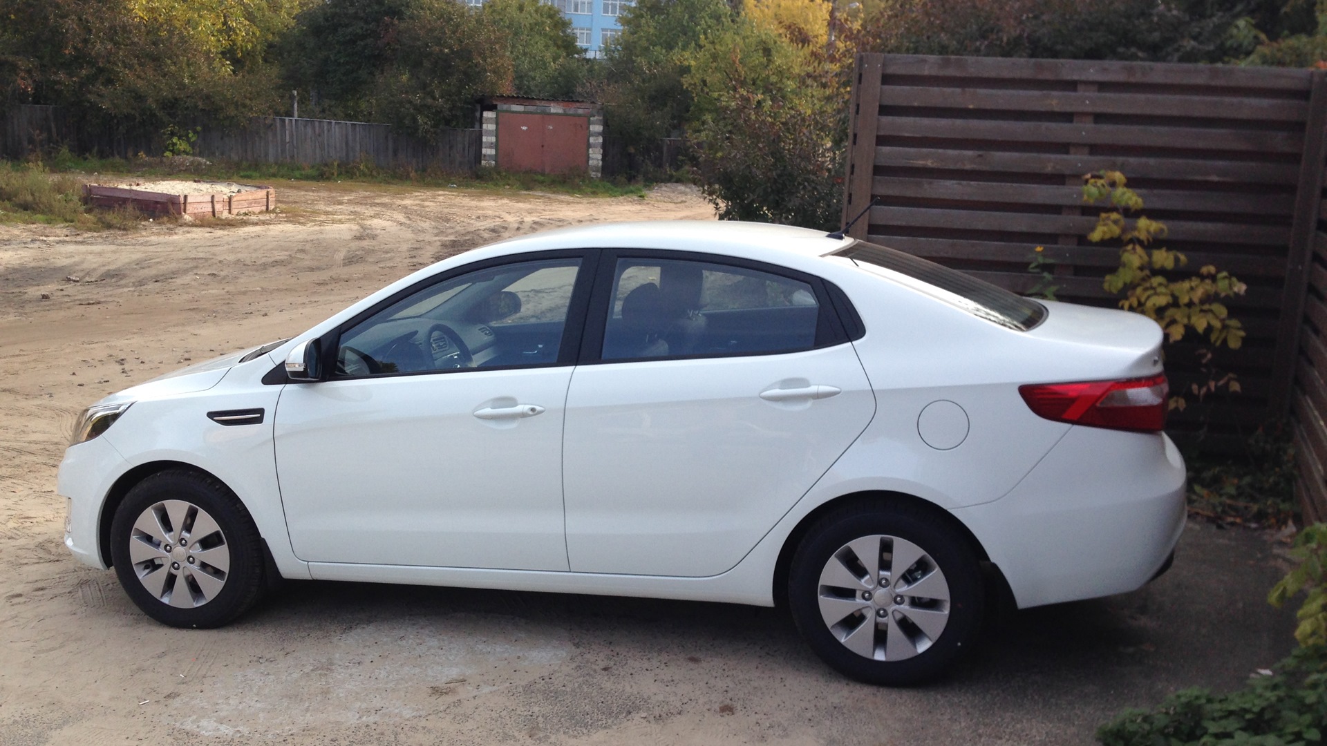 Kia Rio 2013 белая