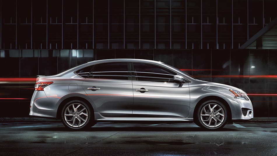 File:2013 Nissan Sentra SR rear left.jpg - Wikipedia