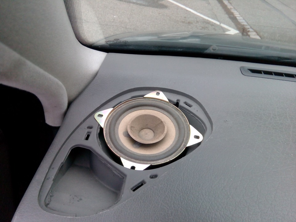 Динамики blaupunkt и порядок на панели — Volkswagen Polo Hatchback Mk3 ...