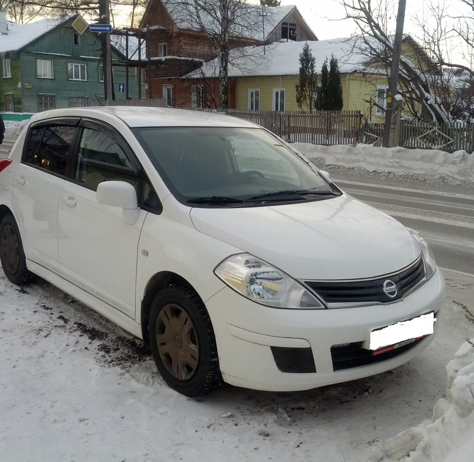 Тиида 2022. Ниссан тиида клиренс. Nissan tiida 2013 седан. Ниссан тиида 2013 белый. Ниссан тиида расход топлива на 100.