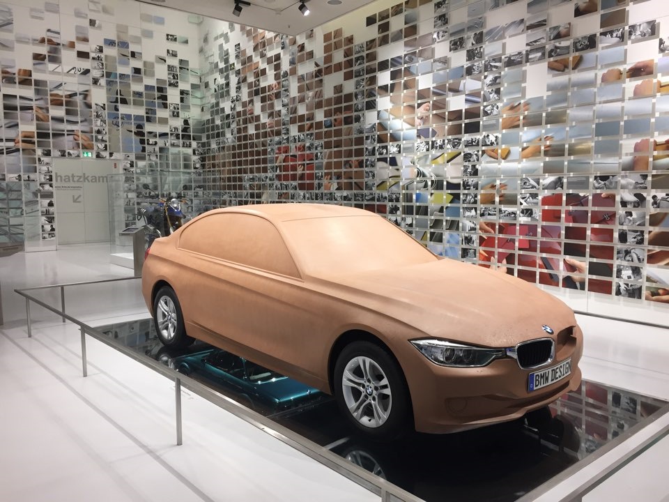 Где находится bmw museum