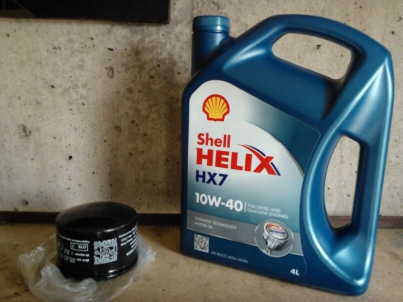 Моторное масло шелл полусинтетика. Шелл Хеликс 10в40 полусинтетика. Масло Шелл Хеликс 10w 40 полусинтетика. Масло Шелл полусинтетика 10в40 для бензиновых. Масло шел 10 w 40 полусинтетика.