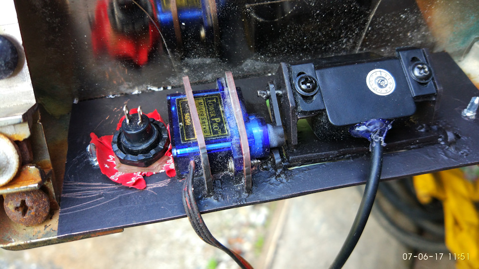 Собрал первый вариант не так как нужно, не зная всех тонкостей работы сервопривода он поворачивает по часовой стрелке, пришлось переделать повернув все в зеркальном положении ))) — Nissan X-Trail II (t31)