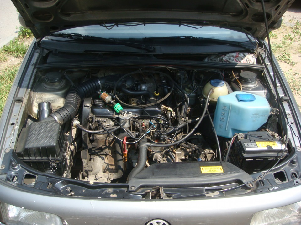 Пассат б3 abs 1.8. Подкапотное Volkswagen Passat b3. Пассат b3 дизель.