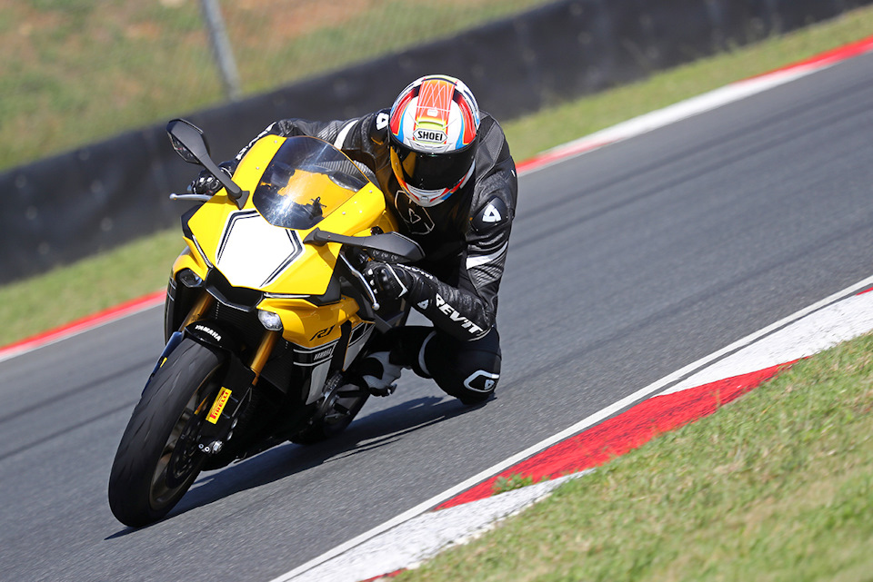 Резина на мотоцикл pirelli diablo. Смотреть фото Резина на мотоцикл pirelli diablo. Смотреть картинку Резина на мотоцикл pirelli diablo. Картинка про Резина на мотоцикл pirelli diablo. Фото Резина на мотоцикл pirelli diablo