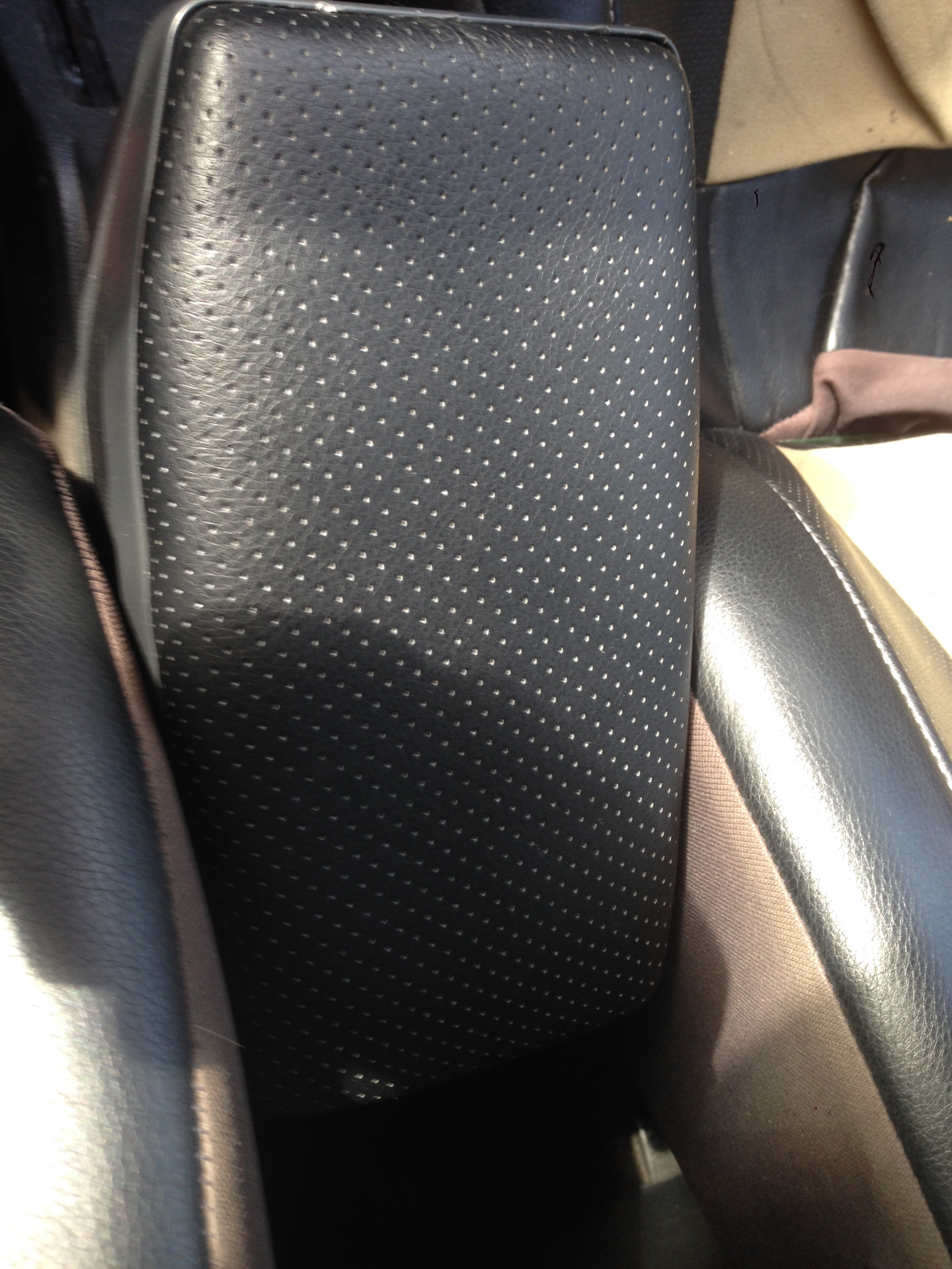 Подлокотник — Lada Приора хэтчбек, 1,6 л, 2012 года | своими руками ...