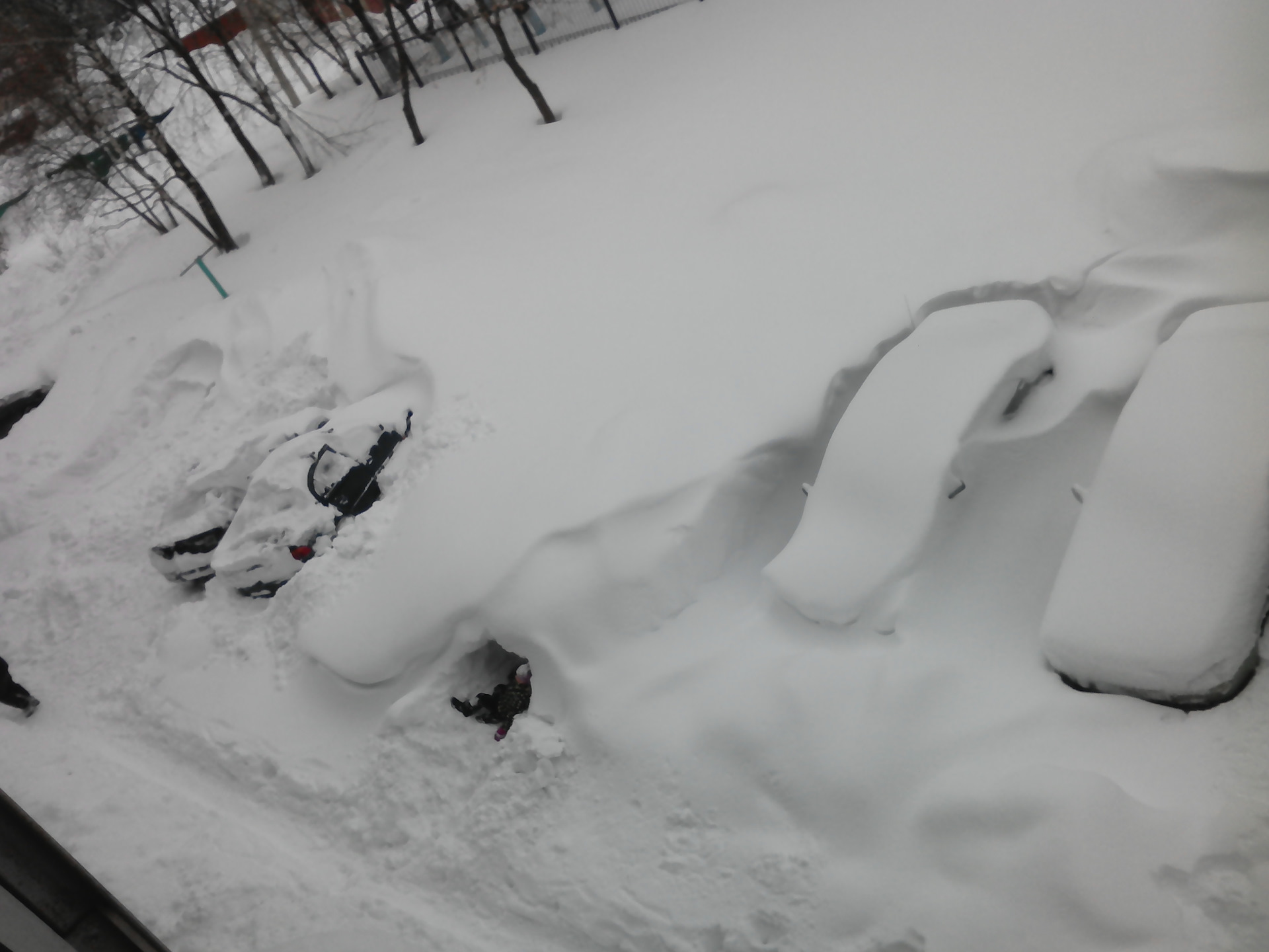 где моя машина. машина в снегу юмор. где моя машина снег. где моя машина. моя машина.