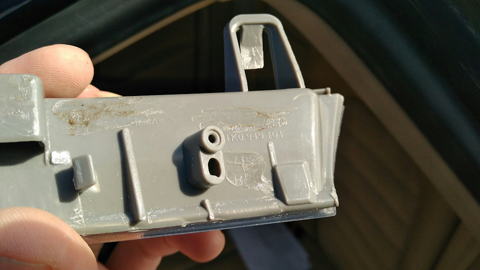 Замена поворотника в боковом зеркале заднего вида — Volkswagen Passat ...