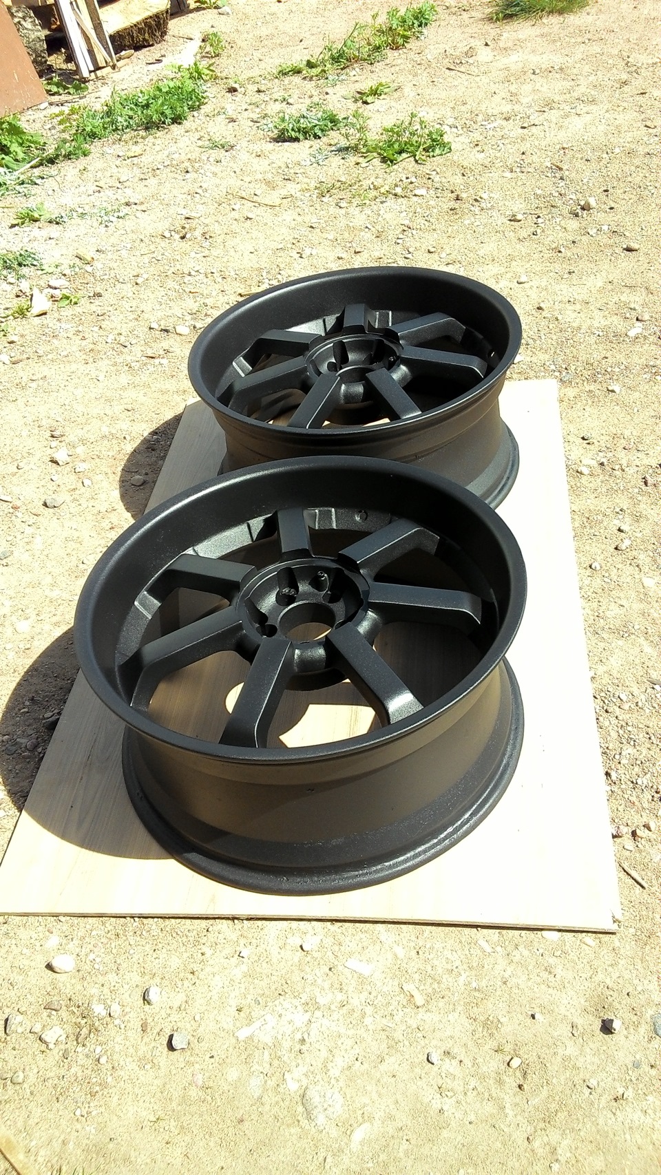 Очистка дисков от хрома и окраска в чёрный муар порошковой краской ...