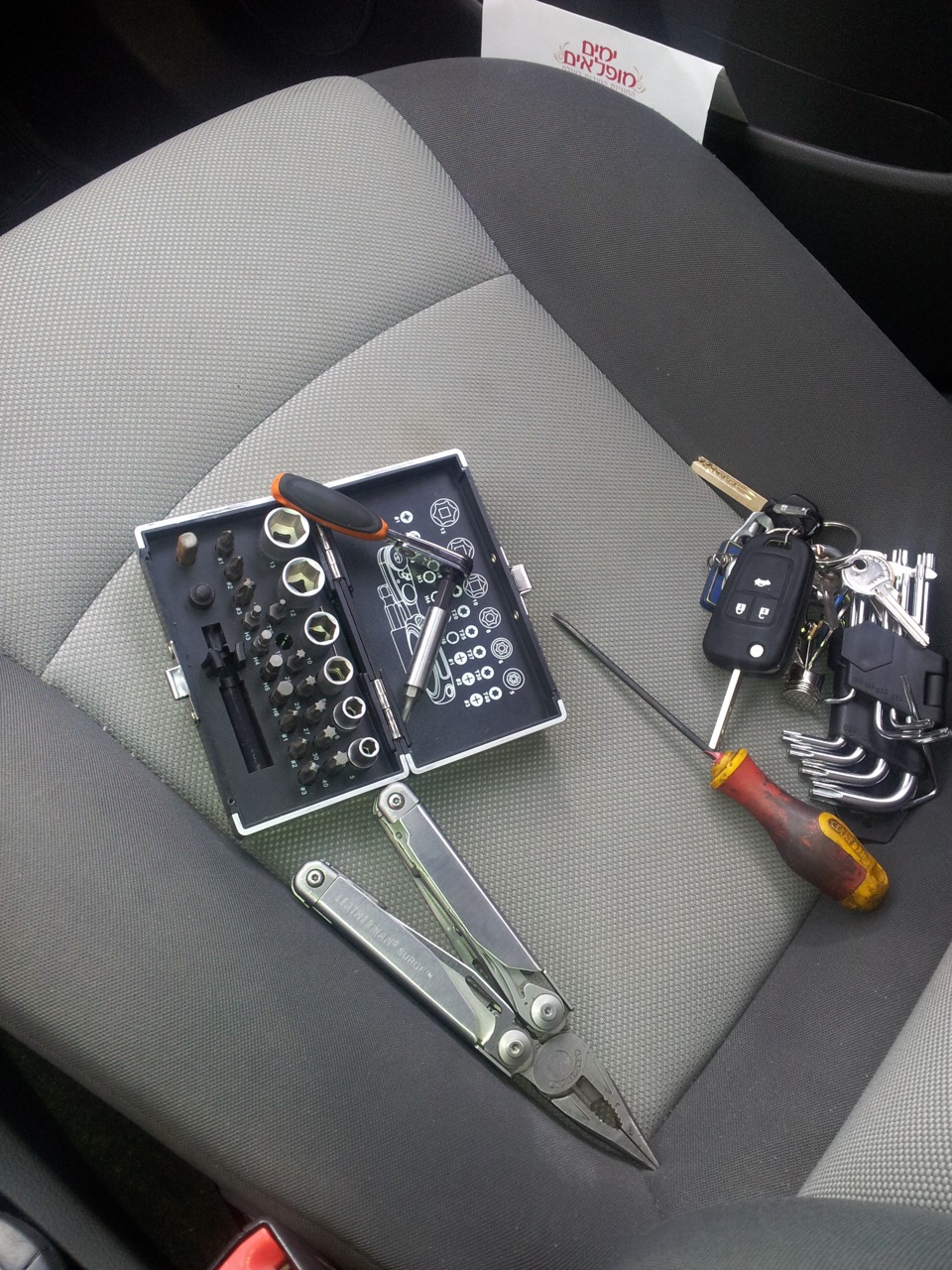 Видеорегистратор и куда спрятать его провод — Chevrolet Cruze (1G), 1,8 ...