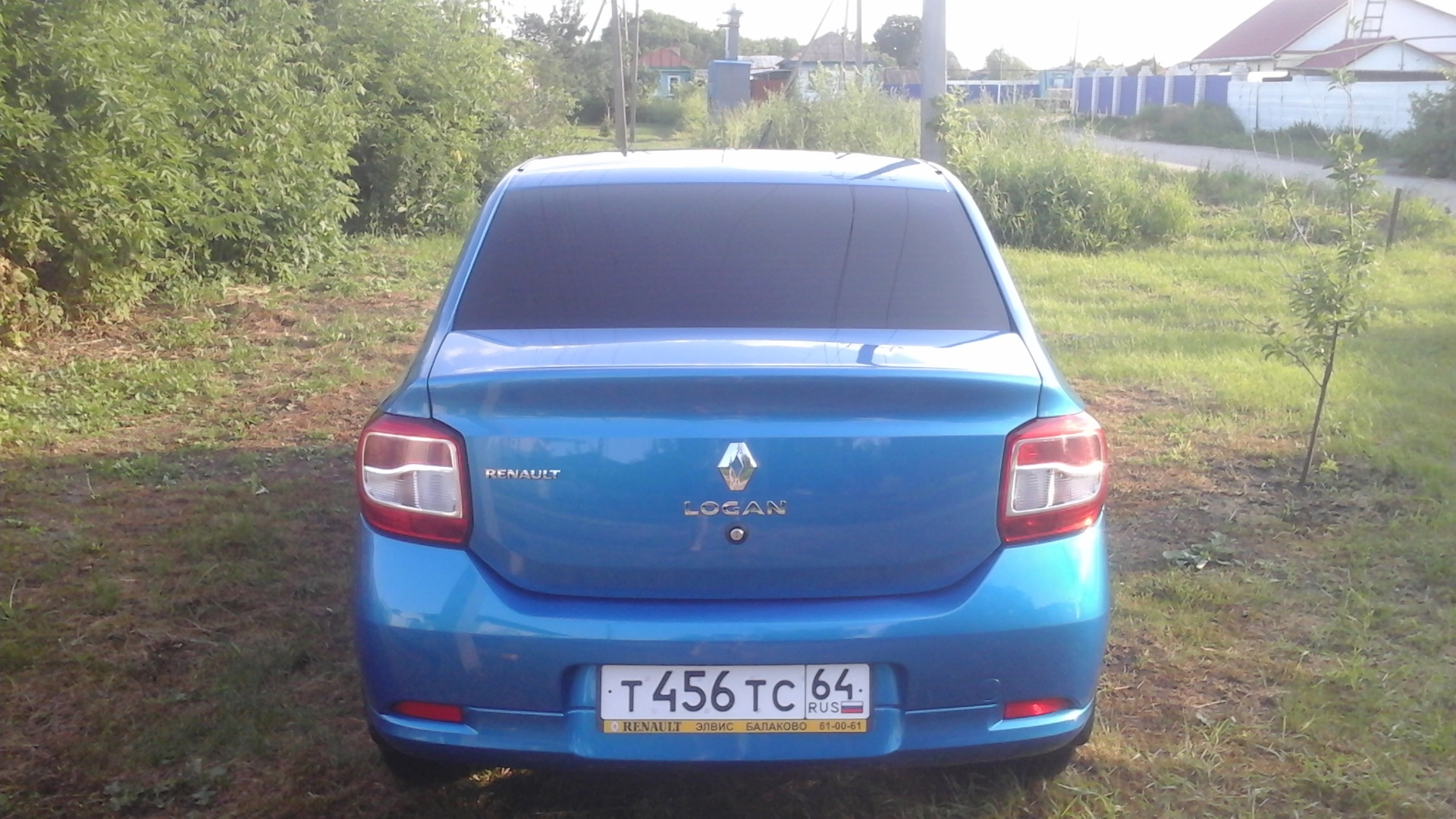 Renault Logan (2G) 1.6 бензиновый 2014 | Лазурно- синий 1,6л 16 на DRIVE2