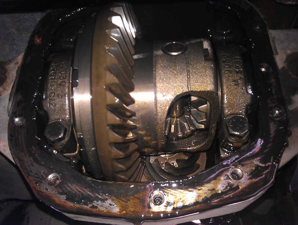 Как должен стоять редуктор. Установка редуктора заднего моста нива. Задний мост нива 2121. Редуктор заднего моста нива шевроле. Редуктор заднего моста ваз 21214.