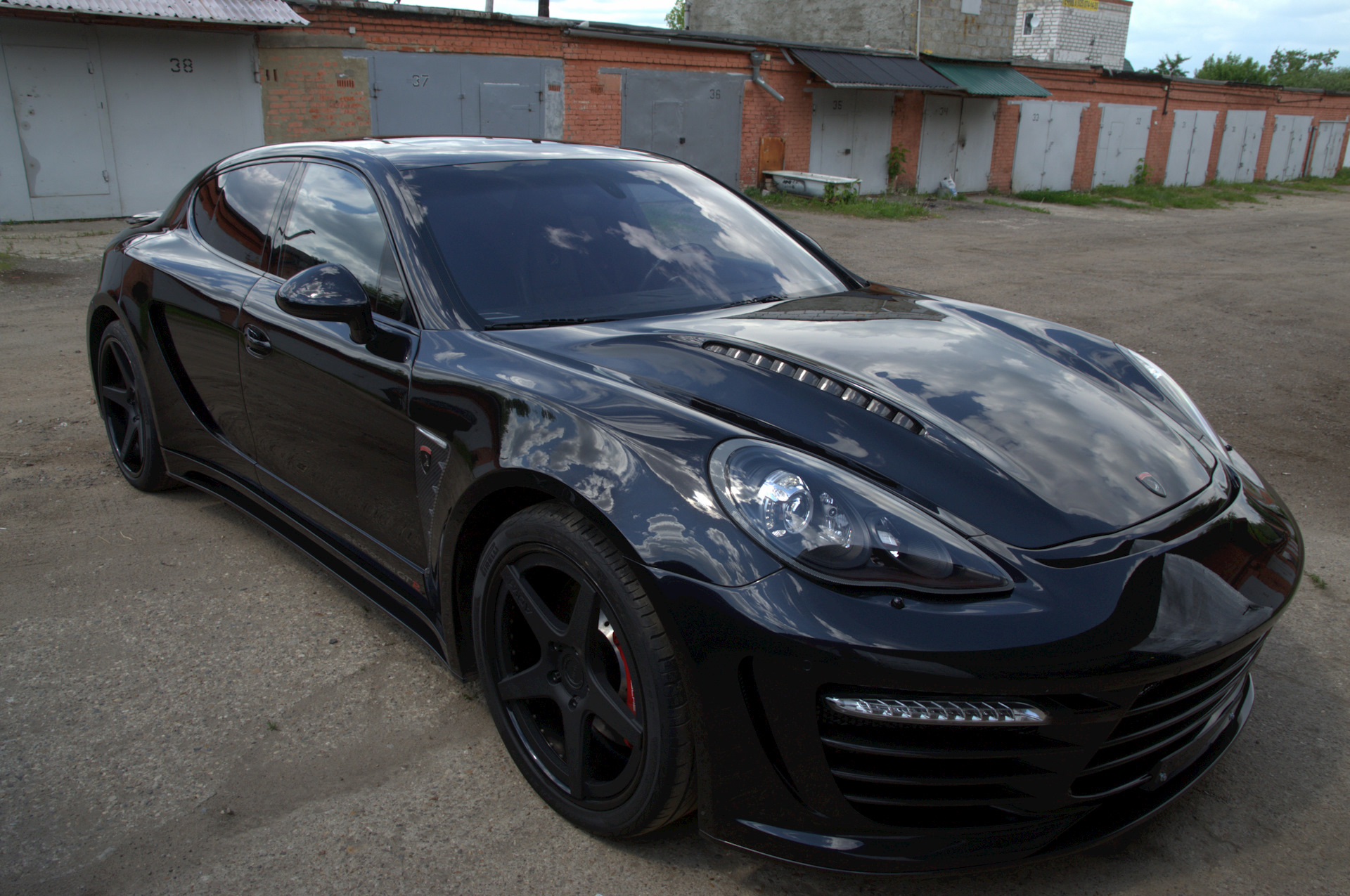 Porsche Panamera TOPCAR Stingray