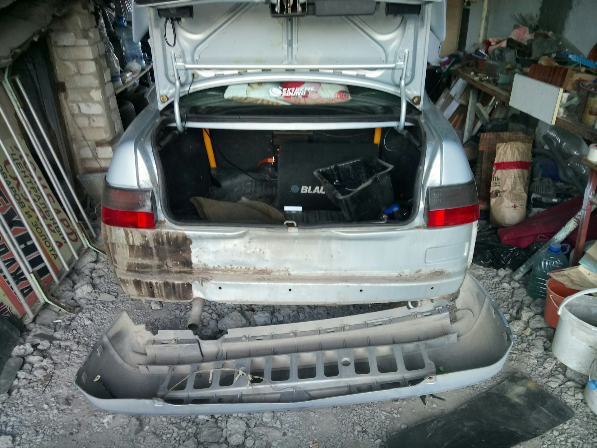 без заднего бампера. приора 2 хэтчбек без заднего бампера. без заднего бампера. без заднего бампера. ваз 2110 без бампера.