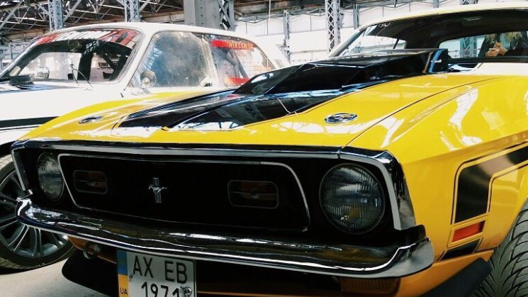 Ford Mustang Eleanor Cobra Jet Drive2