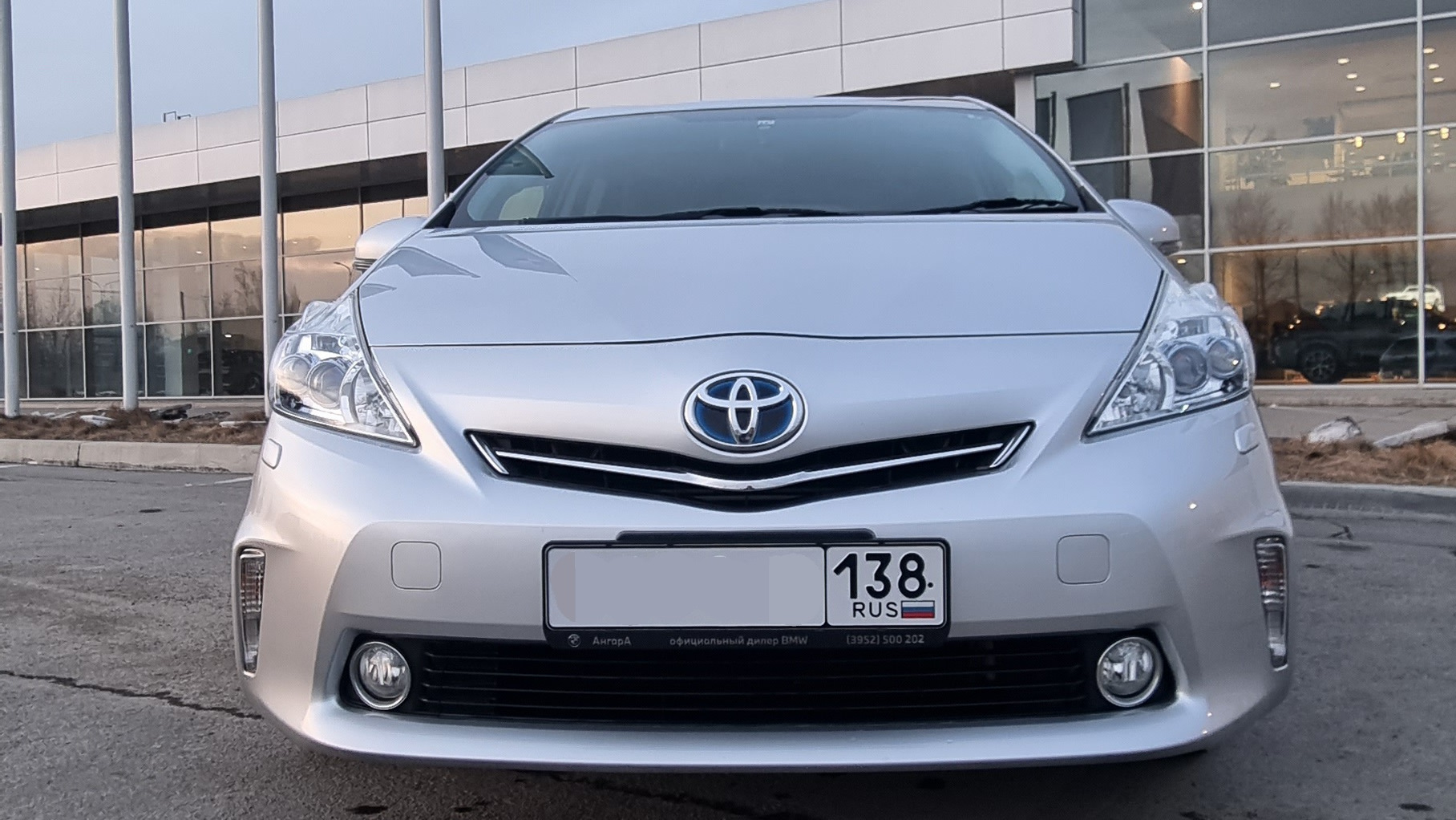 Toyota Prius Alpha 1.8 бензиновый 2012 | 