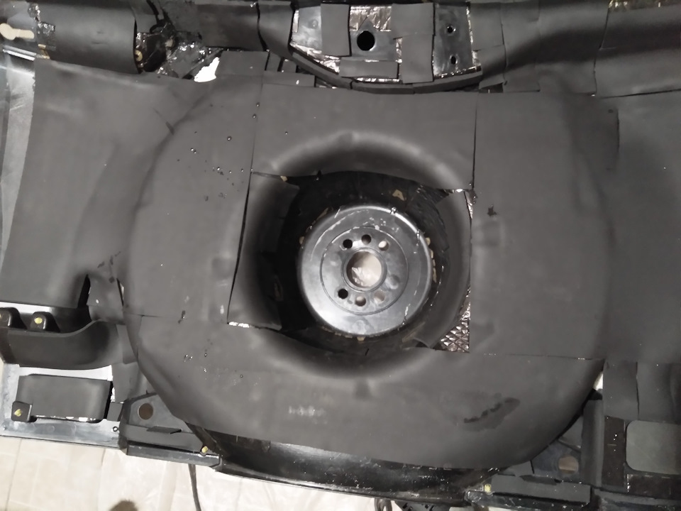 место соединения с каркасом — Renault Scenic RX4