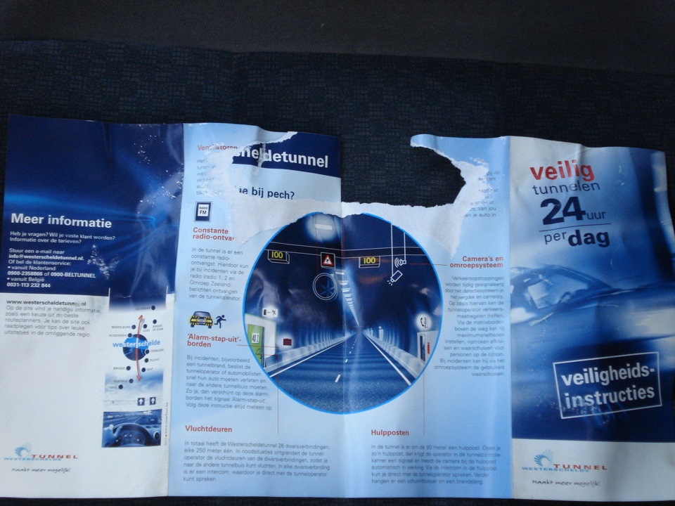 Меняем местами концевики подсветки бардачка и ручника или решение