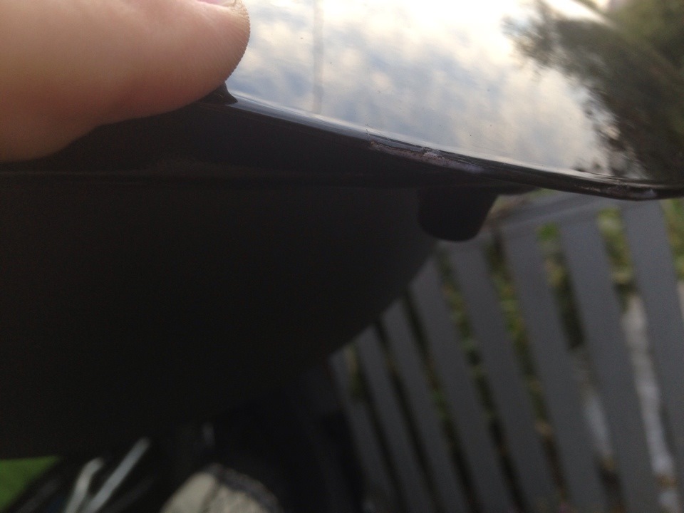 вот такая молочная субстанция вытекает из ёмкости — KIA Sorento (2G)