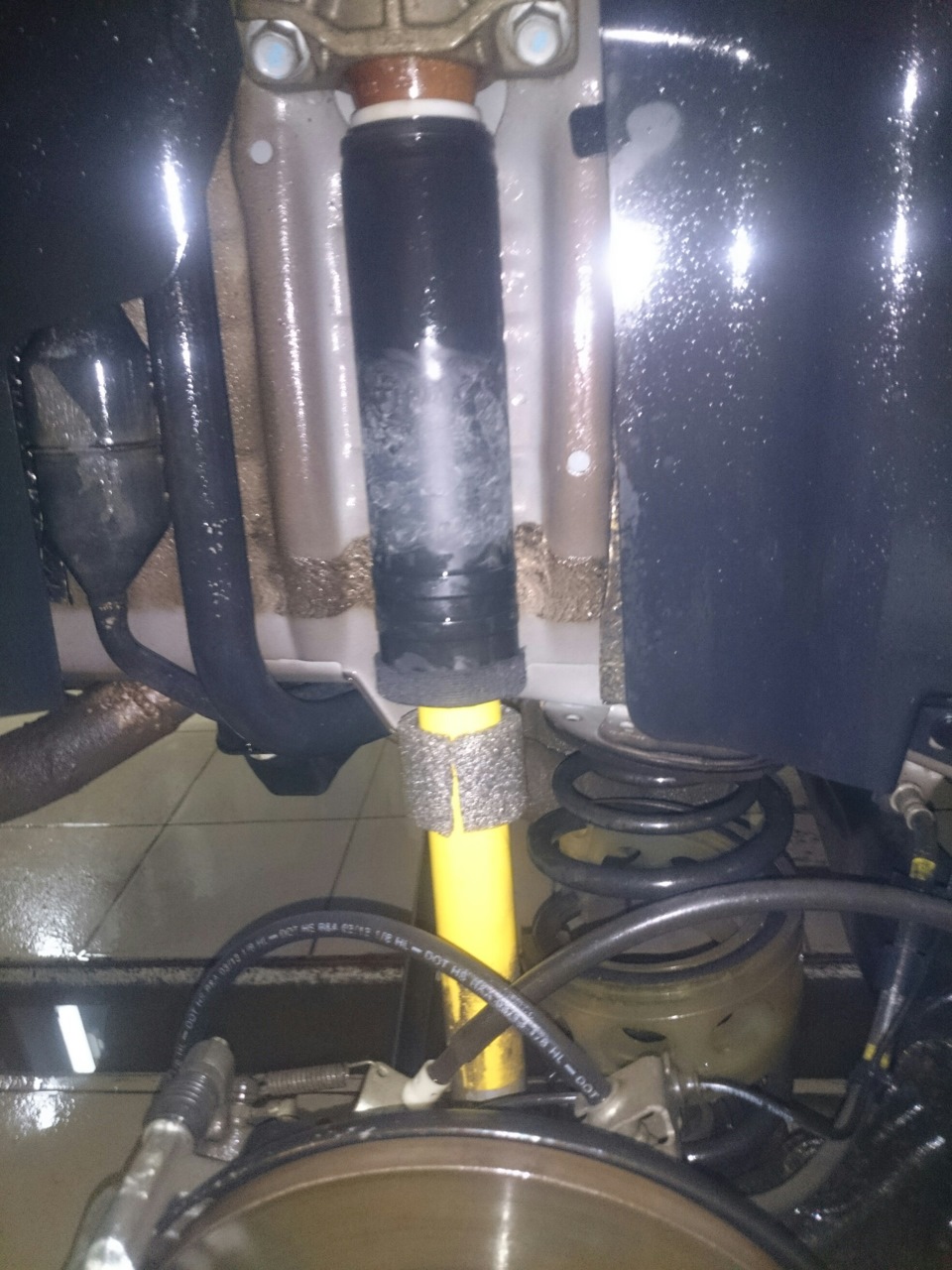 Стук чехлов задних амортизаторов — Opel Astra J, 1,6 л, 2013 года ...