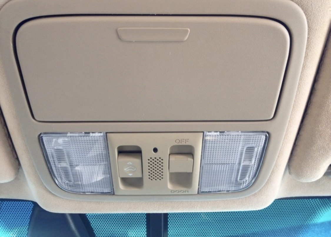 кнопка люка киа спортейдж 3. кадиллак gts люк. управление люком. управление люком. Airtrek управление люком.