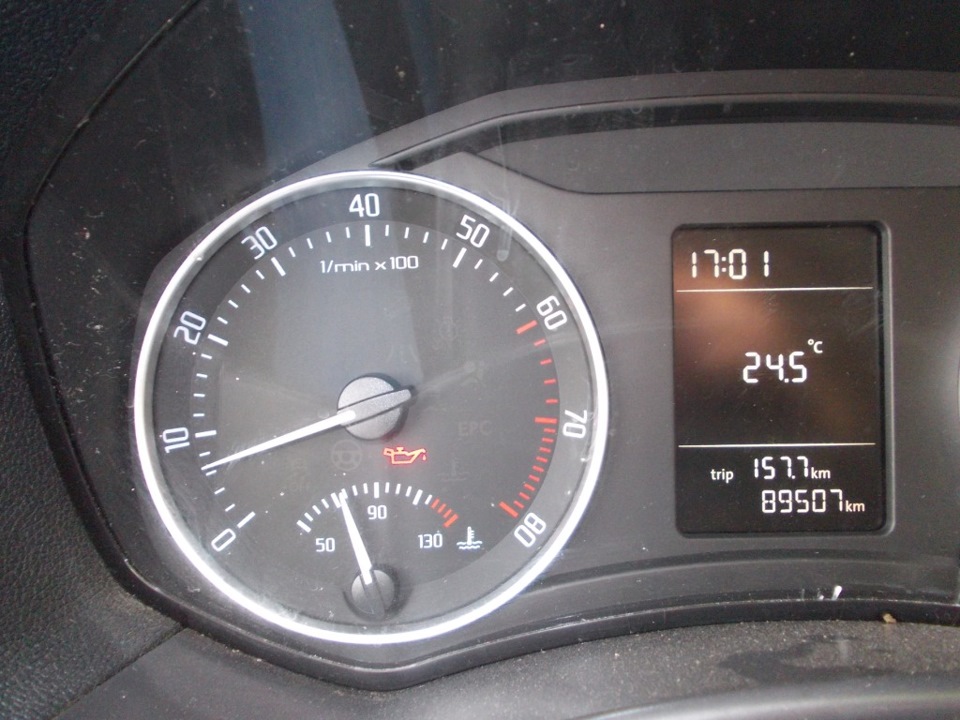 Skoda Octavia a5 индикатор давления.